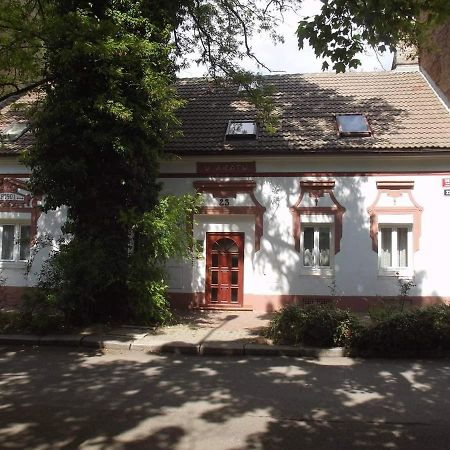 Pension U Akatu Prague Ngoại thất bức ảnh